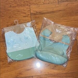 THREE unopened silicone bibs